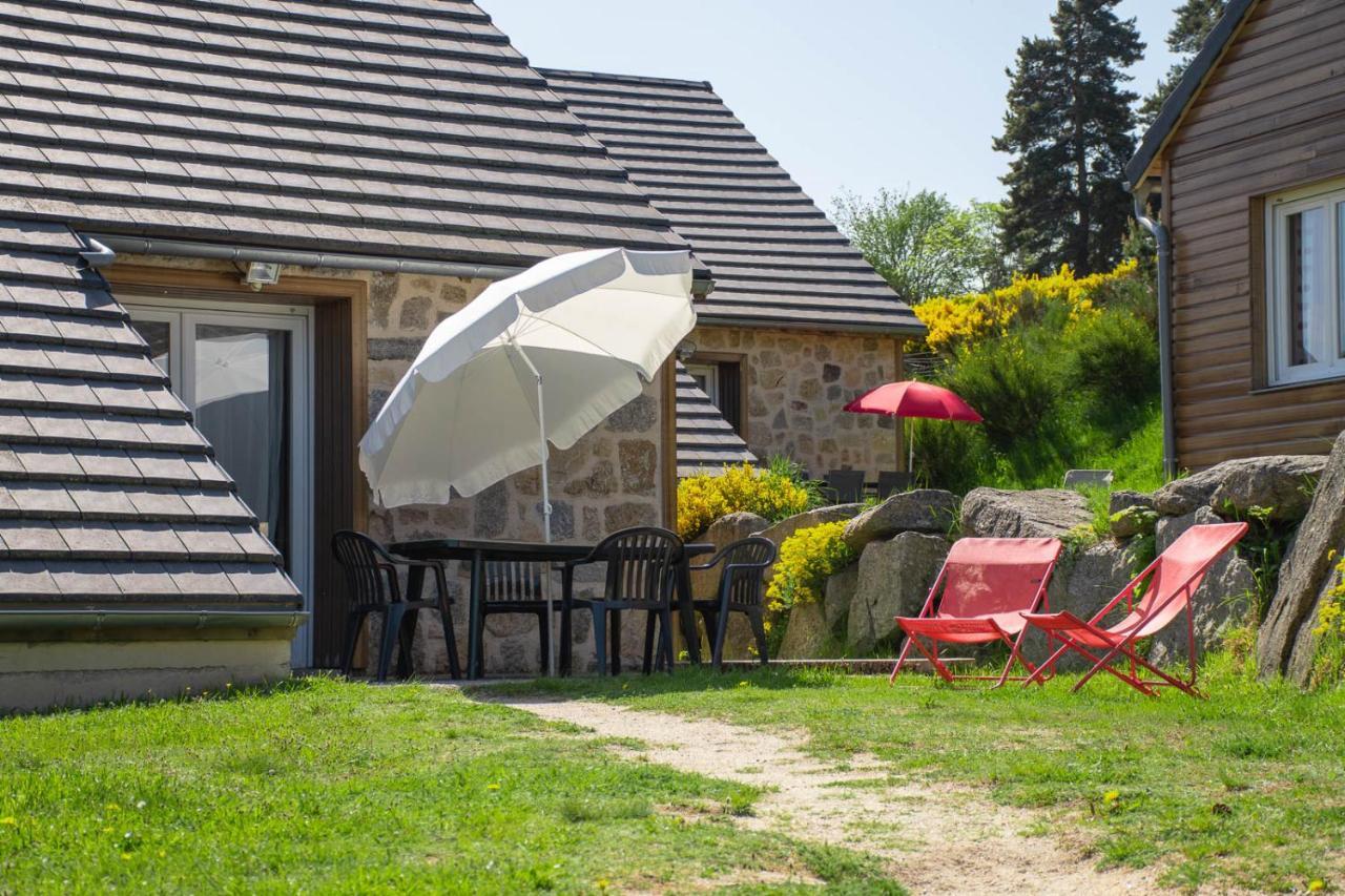 Village De Gites Les Chalets De L'Aubrac Aumont-Aubrac Exterior foto